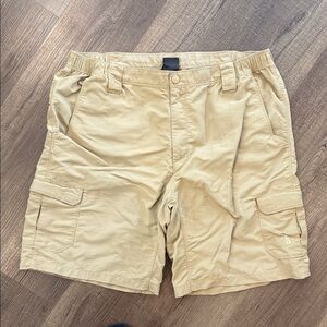 The North Face Men's Beige Cargo Shorts